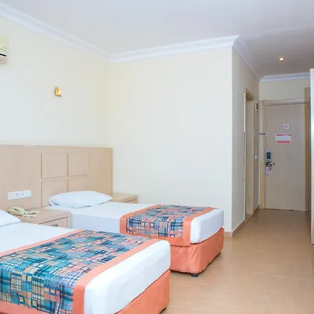 מלון Gardenia 4*